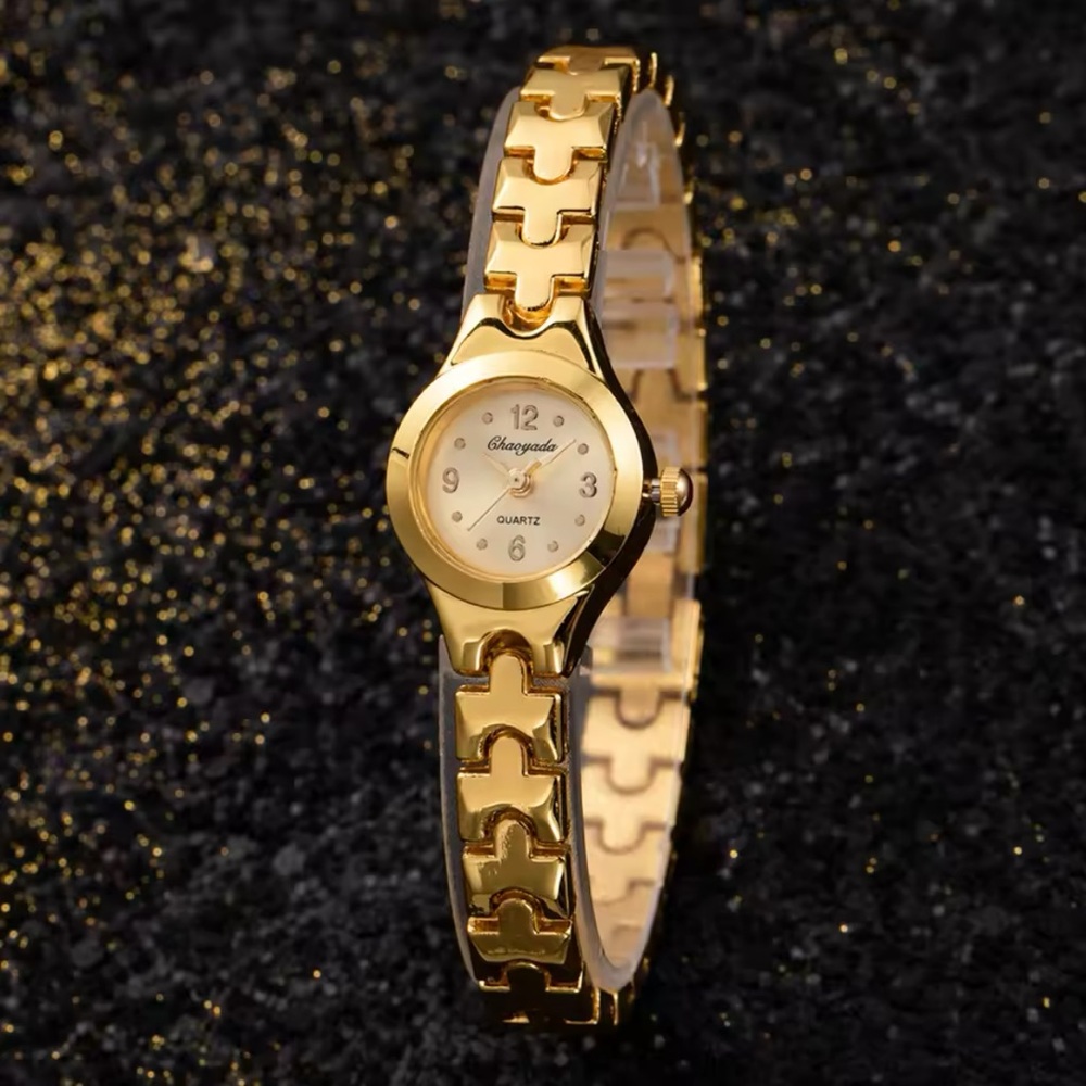 Vintage Style, Elegant Classic Stainless Steel Gold Color Watches. NWT